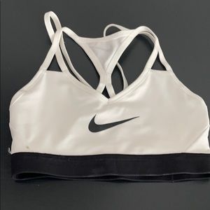 Nike sports bra brand new